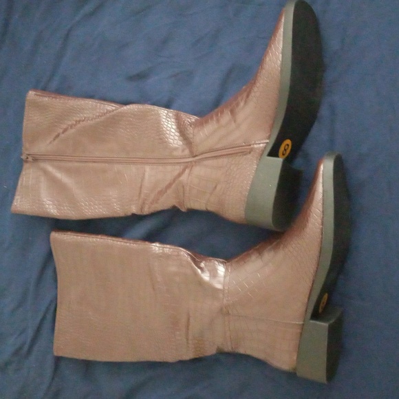 Olivia Miller Shoes - Women's Faux Crocodile Knee High Riding Boots Size 8